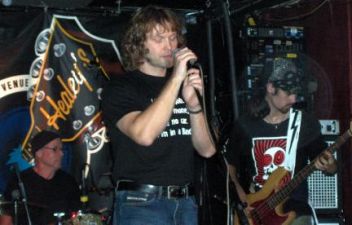 BEYOND THERAPY - Thin Lizzy Tribute Band